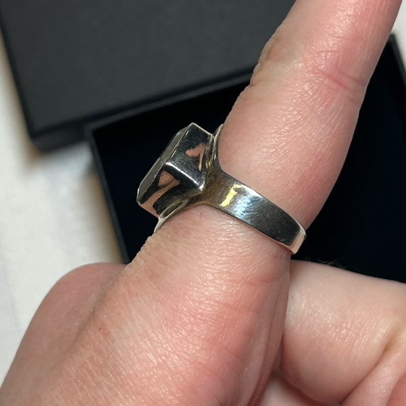 Sterling silver ring with light blue/green stone. Size 7.5 - Picture 5 of 7